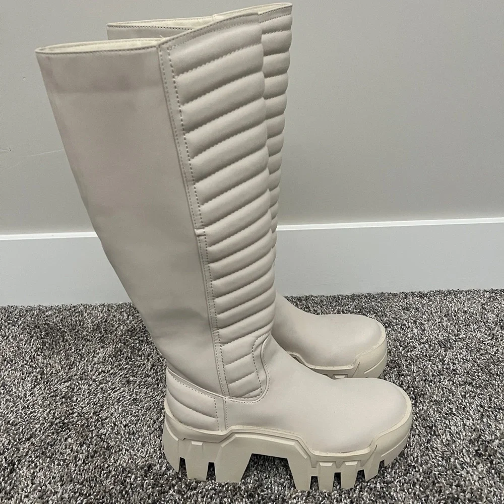 Nasty Gal stylish cream